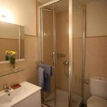 2 Habit, Sala, Terraza, Jardin, Parking Gratis Apartment