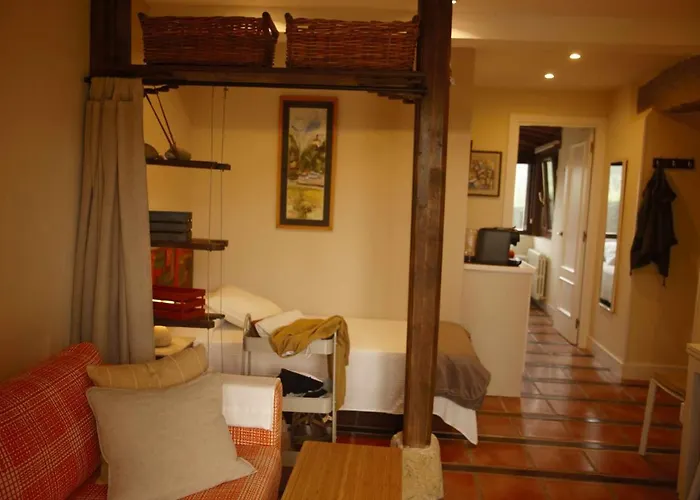 2 Habit, Sala, Terraza, Jardin, Parking Gratis