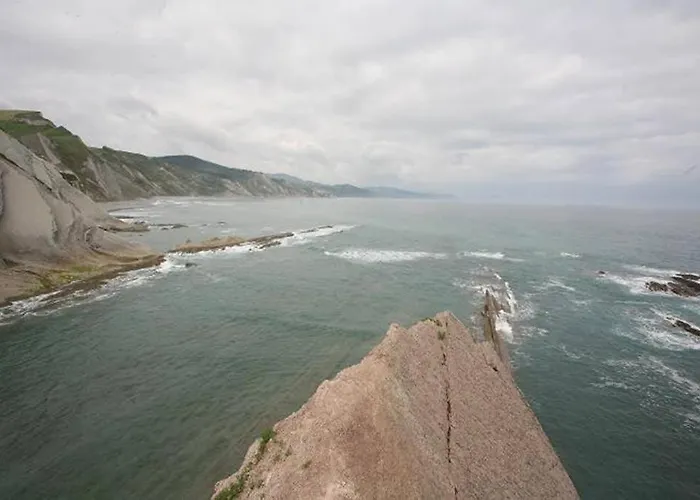 2 Habit, Sala, Terraza, Jardin, Parking Gratis *