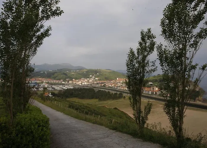 2 Habit, Sala, Terraza, Jardin, Parking Gratis *