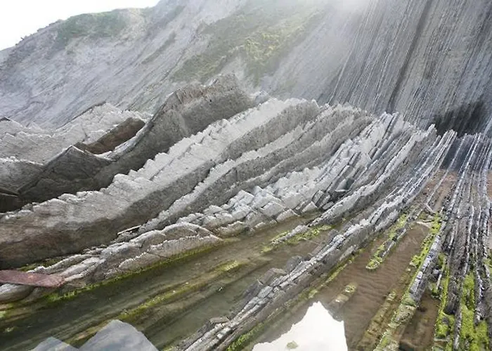 Apartamento 2 Habit, Sala, Terraza, Jardin, Parking Gratis *