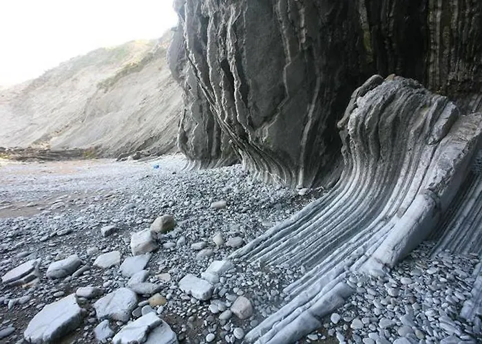 2 Habit, Sala, Terraza, Jardin, Parking Gratis *