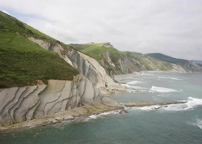 2 Habit, Sala, Terraza, Jardin, Parking Gratis *