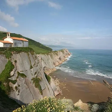 2 Habit, Sala, Terraza, Jardin, Parking Gratis *