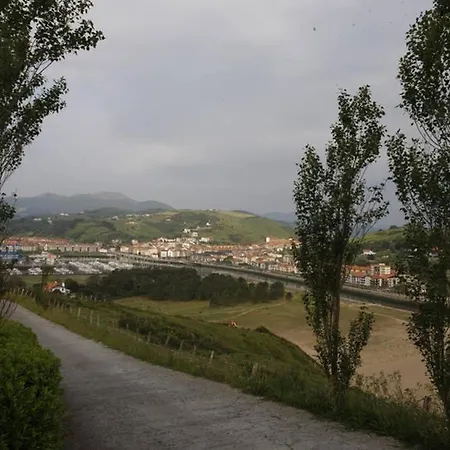 2 Habit, Sala, Terraza, Jardin, Parking Gratis *