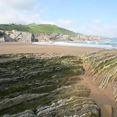 Apartment 2 Habit, Sala, Terraza, Jardin, Parking Gratis